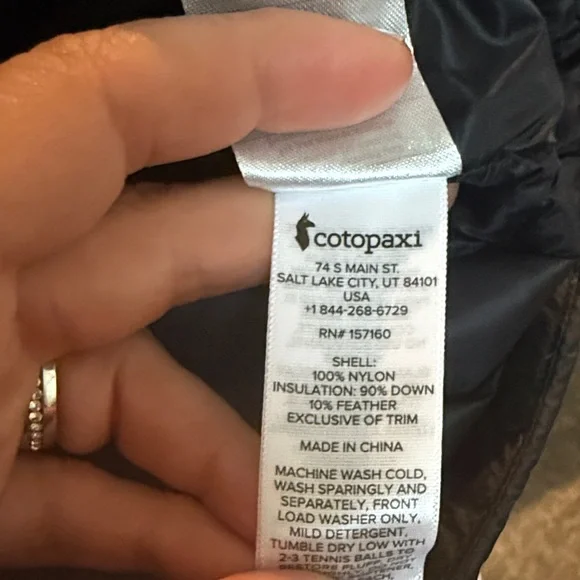 Cotopaxi Black and Blue Men's Vest - Picture 8 of 8